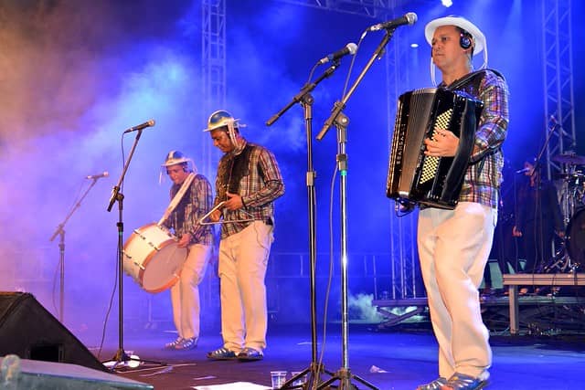 Manifestação cultural nordestina — música e dança